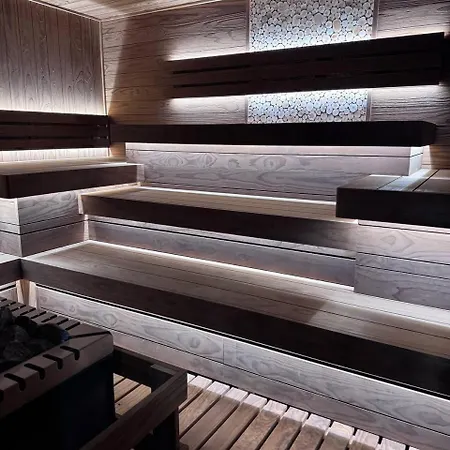 Ivory And Hotel Vynohradiv