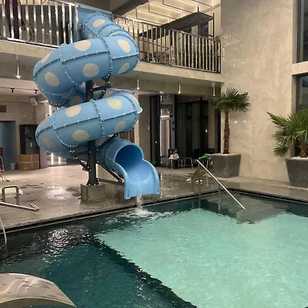 Ivory And Hotel Vynohradiv