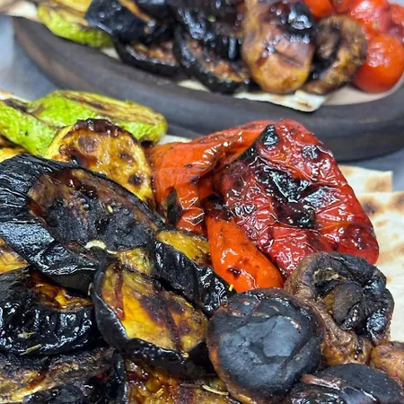 Ivory And Vynohradiv