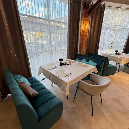 Ivory And Hotel 5*