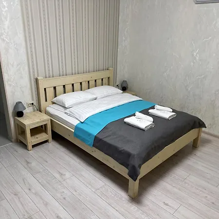 Ivory And Hotel Vynohradiv