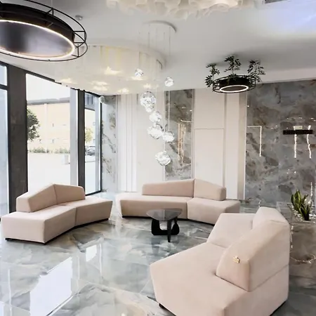 Ivory And Vynohradiv