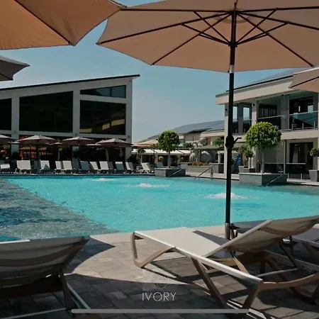 Hotell Ivory And 5*