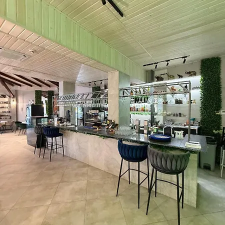 Hotell Ivory And 5*